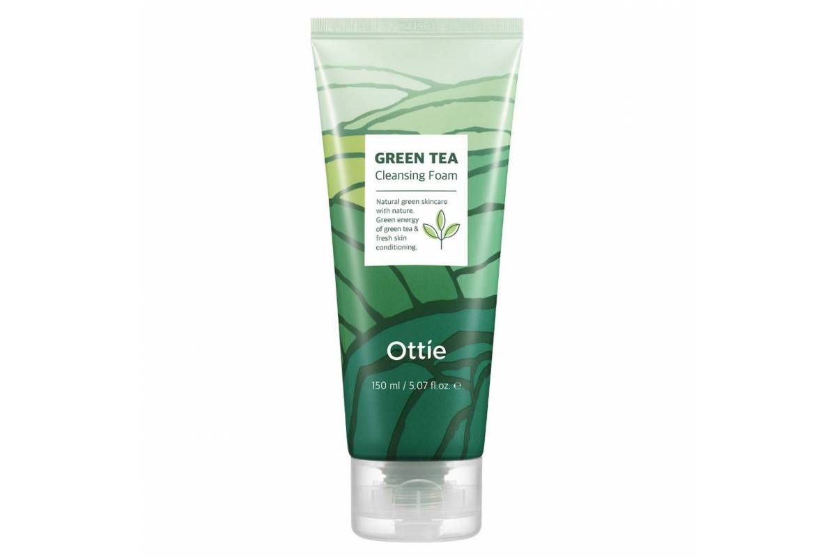 penka-dlya-umyvaniya-ottie-green-tea-cleansing-foam-1200x800-min